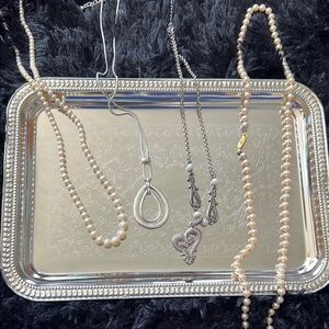 Elegant Silver and Pearl Necklace Set